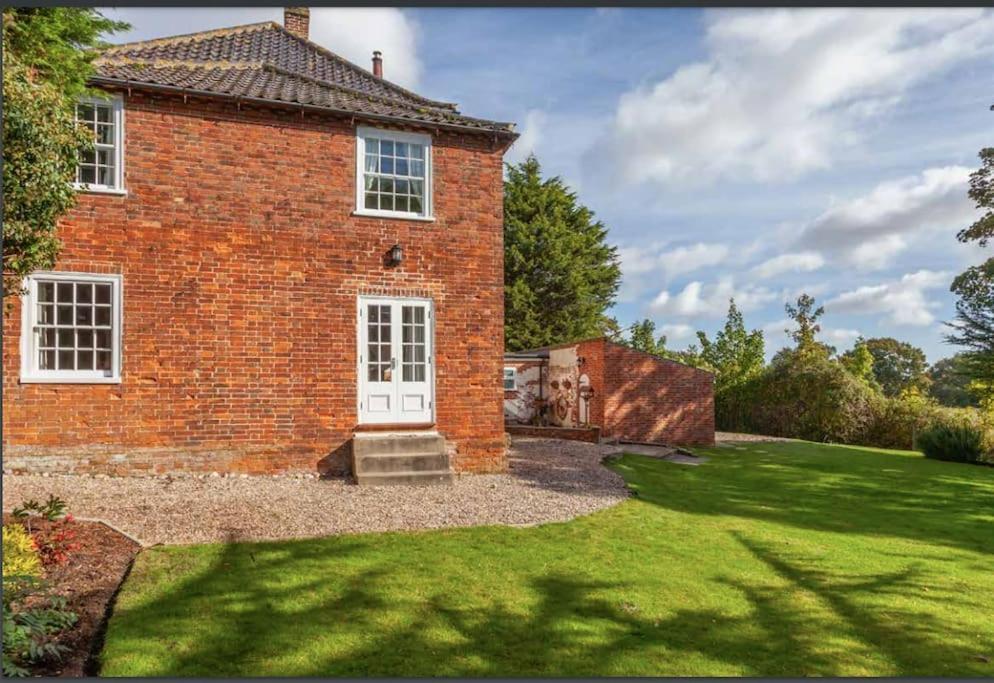 Large Three Storey Georgian House And Gardens Villa Wrentham ภายนอก รูปภาพ